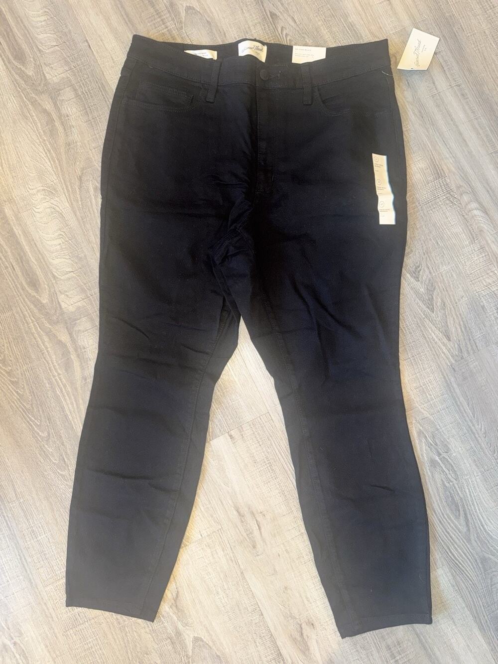 Universal Thread Women’s 17 Short Black High Rise Skinny Jeans No Fade NWT